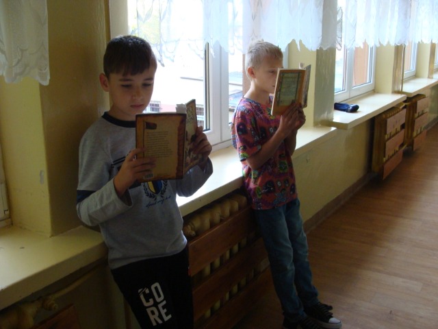 „Przerwa na czytanie” w szkole w Ostrowie - Obrazek 2